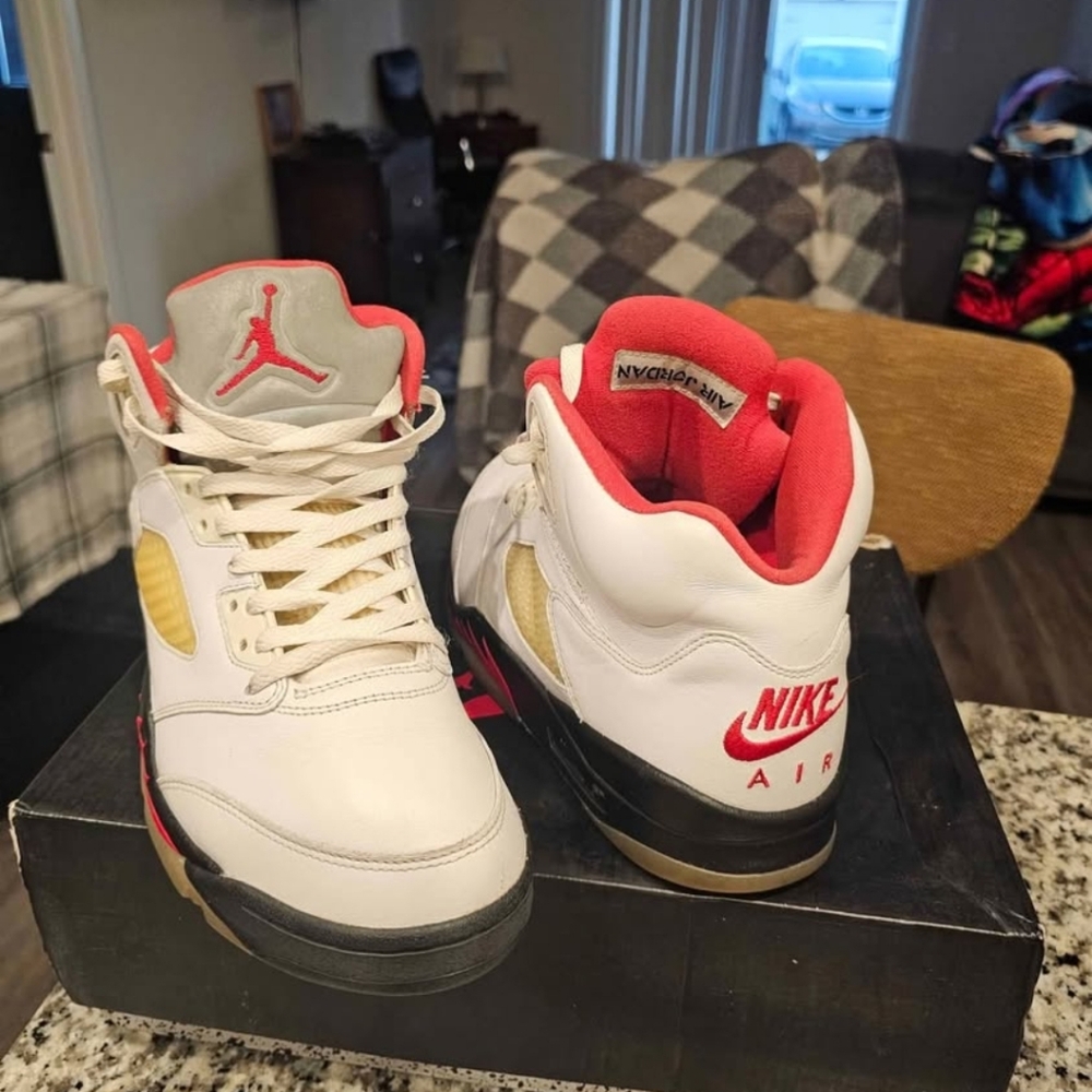 Jordan 5 Fire Red Size 10.5